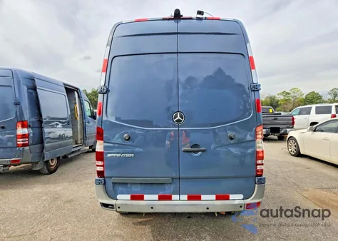 2018 Mercedes-Benz Sprinter 2500 z USA, uszkodzony, nr VIN WD3PE7CD4JP637869